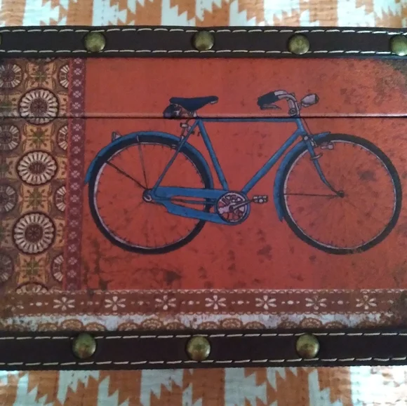 Unique Storage Box - Picture 8 of 12